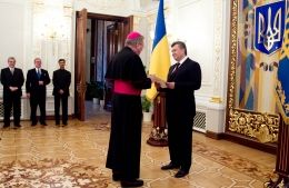 Янукович і нінцій